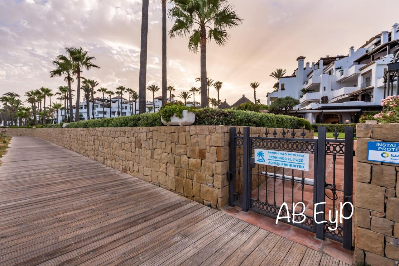 Alcazaba Beach Apartment Estepona Ngoại thất bức ảnh