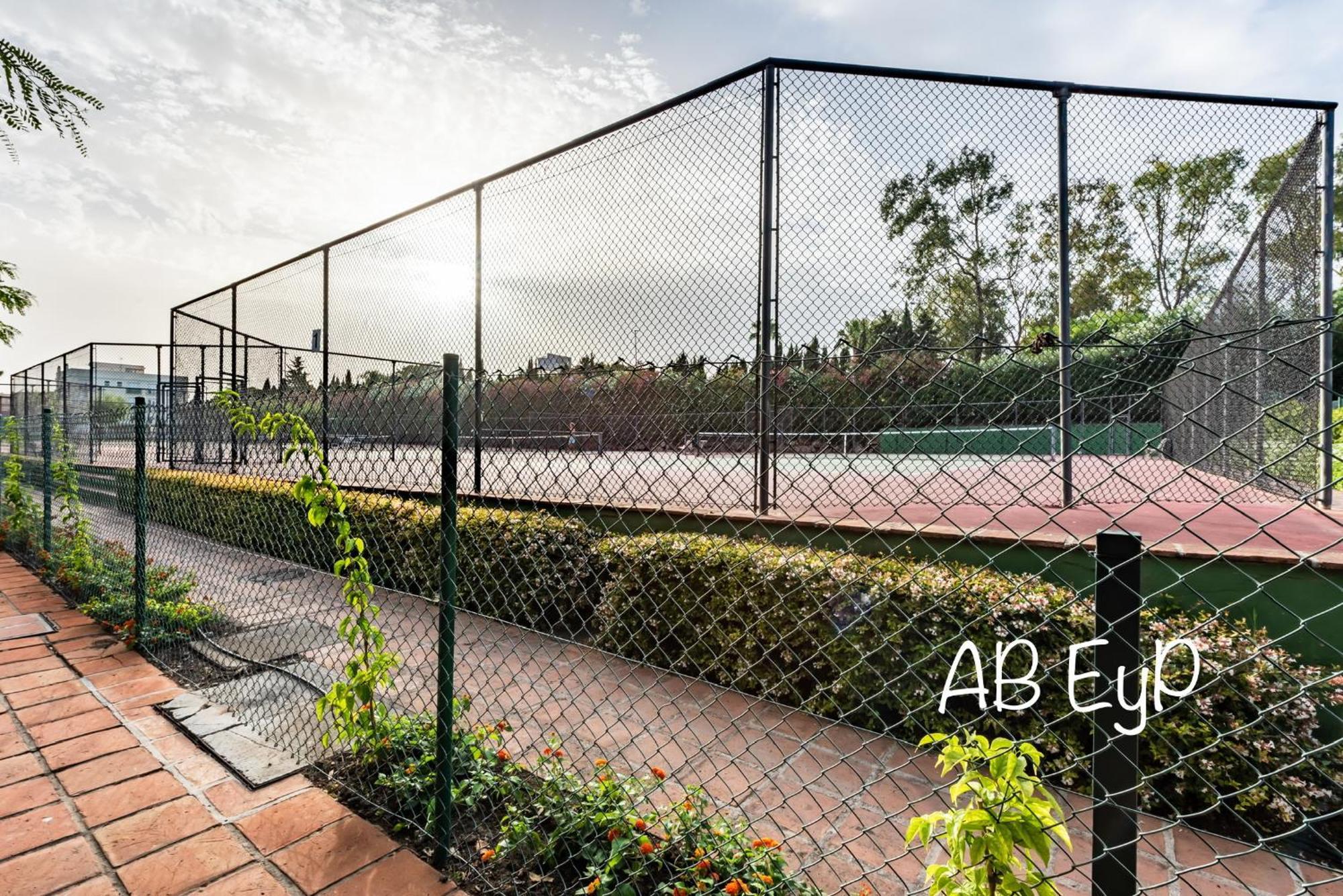Alcazaba Beach Apartment Estepona Ngoại thất bức ảnh