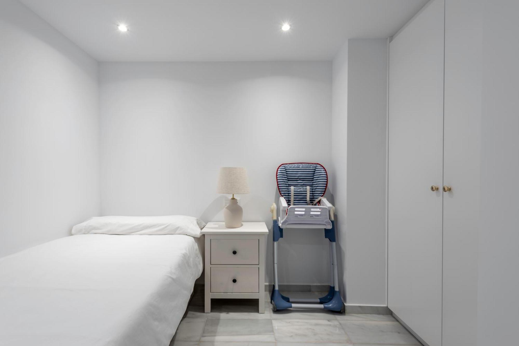 Alcazaba Beach Apartment Estepona Ngoại thất bức ảnh